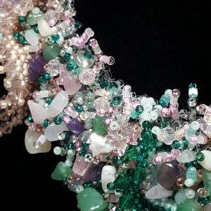 Rosée d’Émeraude – Collier en pierres naturelles, perles et cristaux Swarovski®