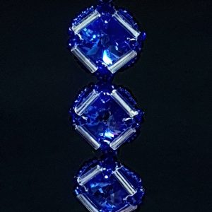 Boucles d’oreilles “Éclat Saphir” – Cabochons Swarovski® et Perles Miyuki – 6 cm