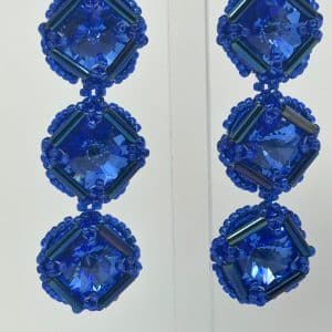 Boucles d’oreilles “Éclat Saphir” – Cabochons Swarovski® et Perles Miyuki – 6 cm