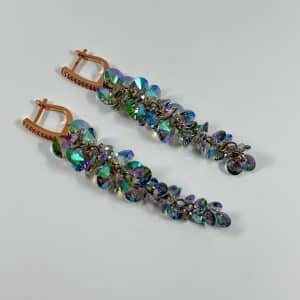 Boucles d’oreilles — Cascade d’Aurore en pendantifs Swarovski 6 et 8 mm.