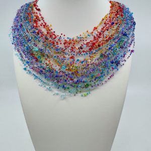 Collier Arc-en-ciel Cristaux Swarovski® – Explosion de Lumière et d’Élégance