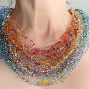 Collier Arc-en-ciel Cristaux Swarovski® – Explosion de Lumière et d’Élégance