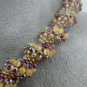 Collier Adya Perles Miyuki – Élégance en spirale dorée