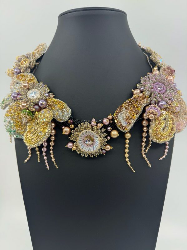 Collier Élisabeth sur base en cuir avec perles Miyuki et cristaux Swarovski